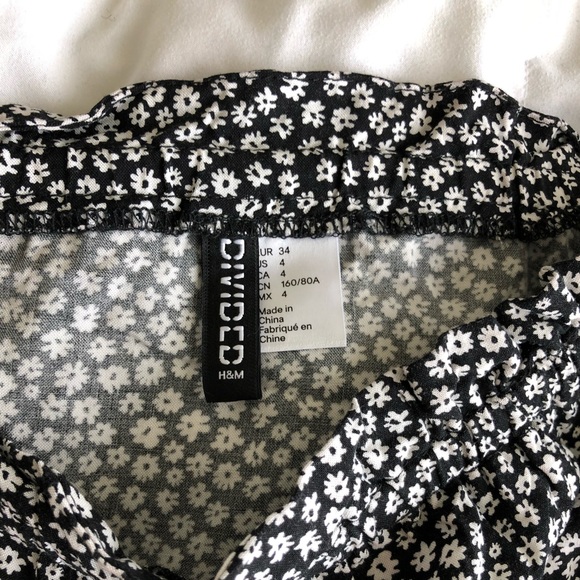 HM Off Shoulder Top - Picture 3 of 3